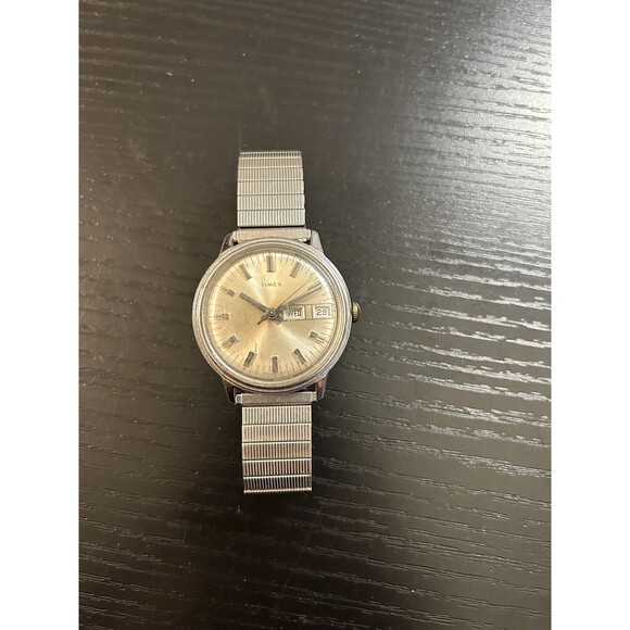 Vintage Timex 1980 Men’s watch day date England Untested As Is - Picture 1 of 4